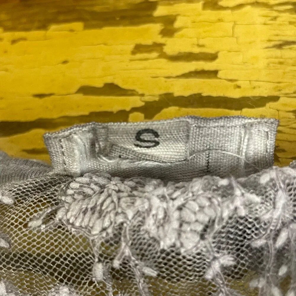 POL Floral Mesh Bell Sleeve Topper Cardigan SM Boho Festival Romantic Coachella - Picture 9 of 9